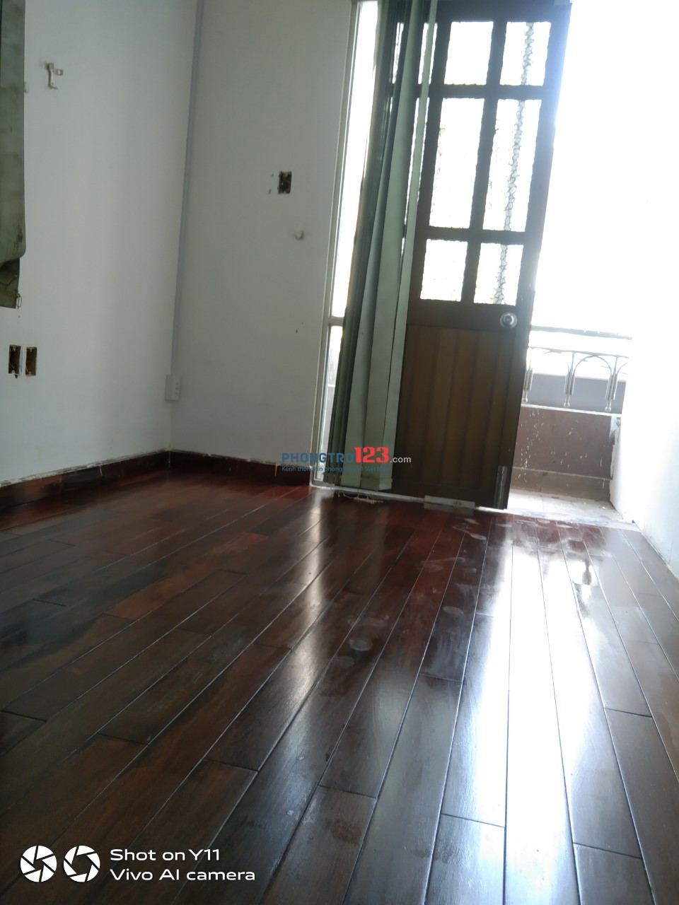 PHÒNG CÓ BAN CÔNG CỬA SỔ SẠCH SẼ THOÁNG MÁT GẦN CẦU BÙI HỮU NGHĨA