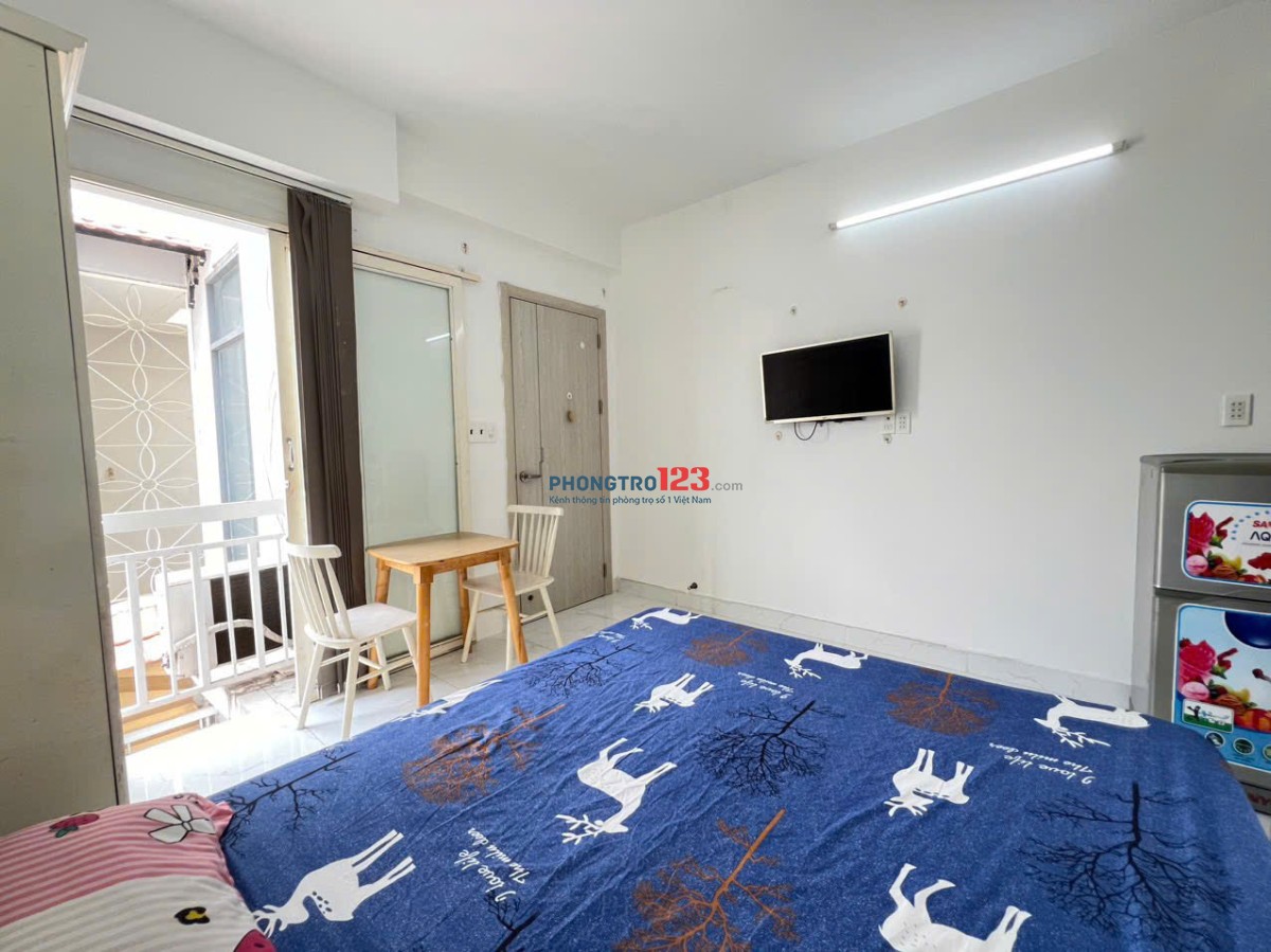 Căn hộ Studio ban công có thang máy máy giặt riêng ở Cách Mạng Tháng 8, Phường 11, Quận 3
