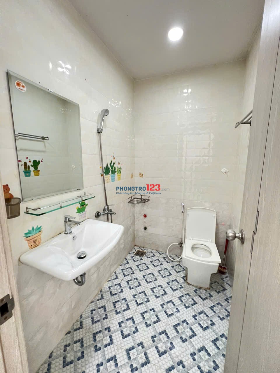 Căn hộ Studio ban công có thang máy máy giặt riêng ở Cách Mạng Tháng 8, Phường 11, Quận 3