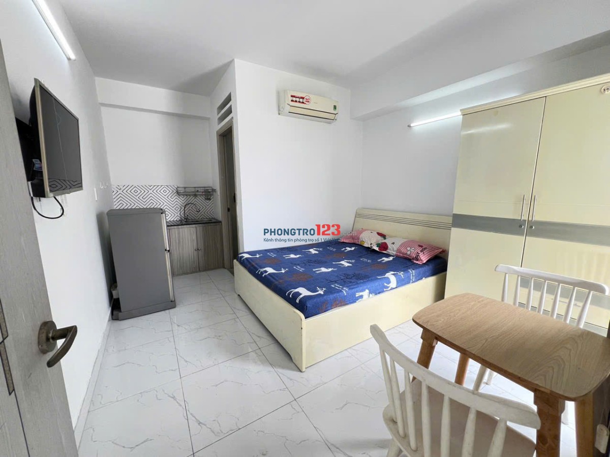 Căn hộ Studio ban công có thang máy máy giặt riêng ở Cách Mạng Tháng 8, Phường 11, Quận 3