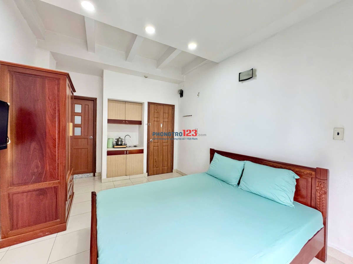 Phòng Studio Full Nội Thất Quận 10 – Bếp & WC Riêng – Ban Công Thoáng – Trần Minh Quyền Q.10