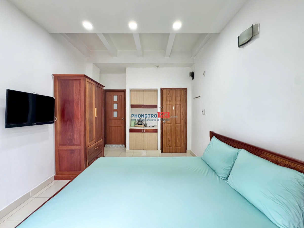 Phòng Studio Full Nội Thất Quận 10 – Bếp & WC Riêng – Ban Công Thoáng – Trần Minh Quyền Q.10