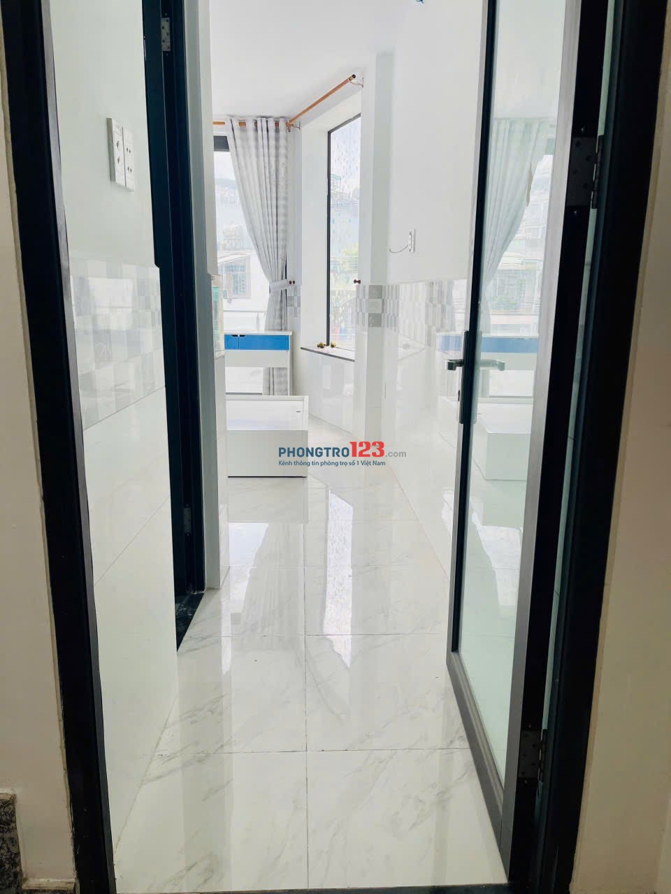 Cho Thuê Studio Ban Công Đón Nắng , Giá Tốt , 30m2 - Đường Thành Thái , Gần Cầu Vượt Ba 3/2 Q10