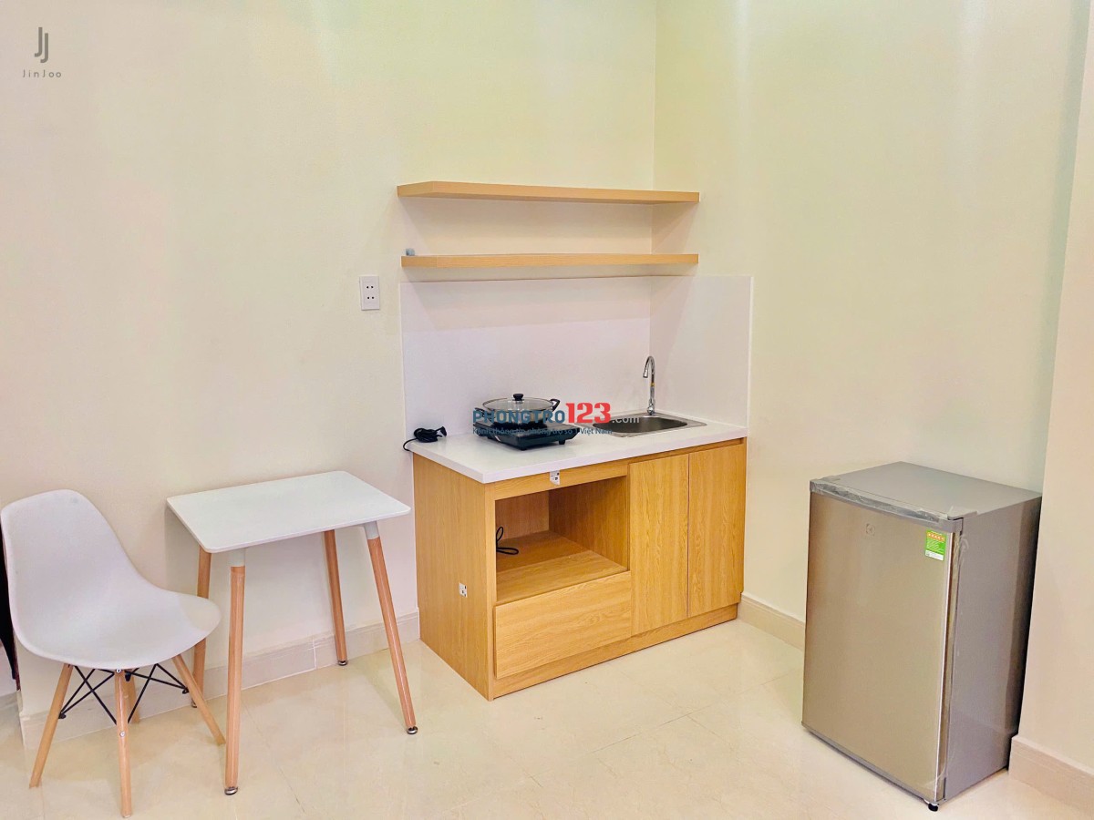 TRỌ BÌNH THẠNH GẦN CHỢ BÀ CHIỂU STUDIO 36m2 BAN CÔNG THOÁNG FULL NỘI THẤT HÒA HOA THÁM BÌNH THẠNH