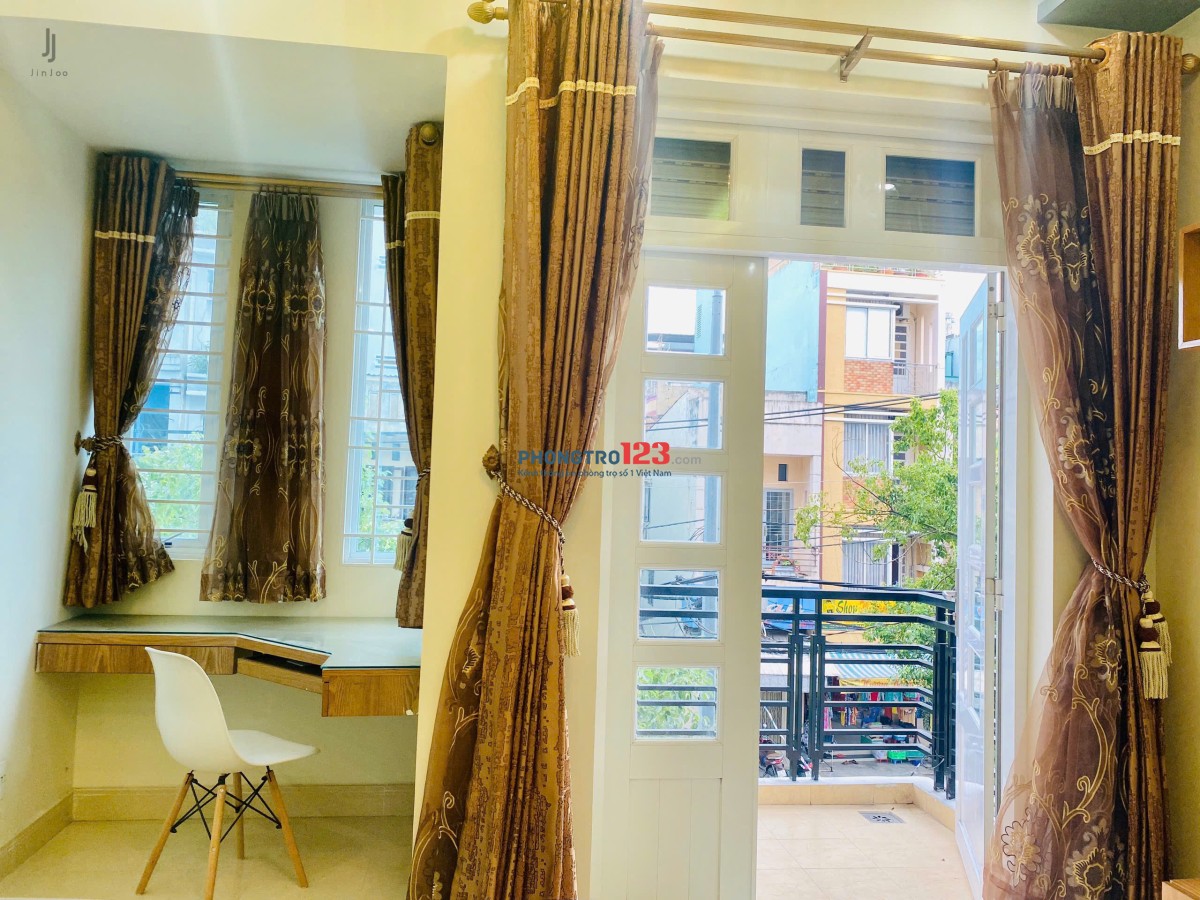 TRỌ BÌNH THẠNH GẦN CHỢ BÀ CHIỂU STUDIO 36m2 BAN CÔNG THOÁNG FULL NỘI THẤT HÒA HOA THÁM BÌNH THẠNH