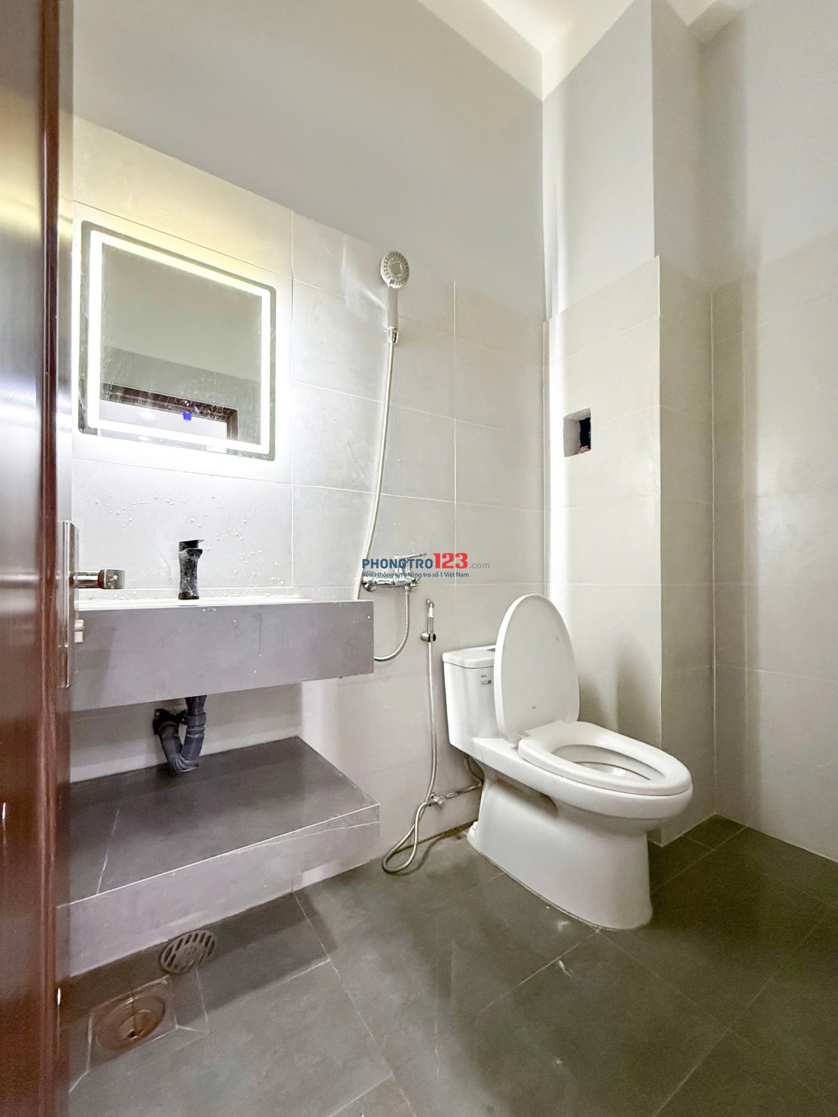 Cho thuê phòng ngay Đại học HUFLIT và Đại học Bách Khoa (VNU-HCM)