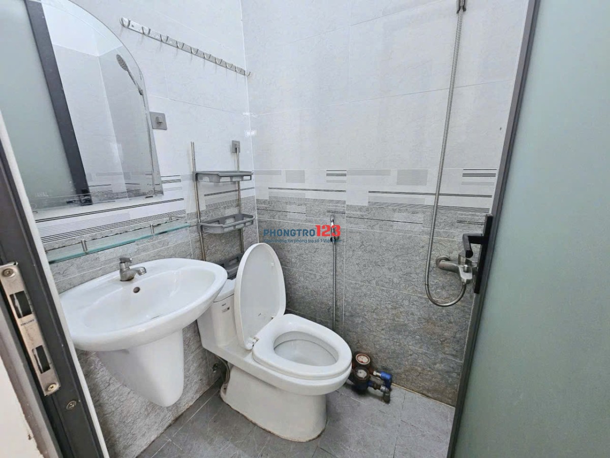 Cho thuê phòng trọ có ban công ở Đặng Thùy Trâm Q. Bình Thạnh