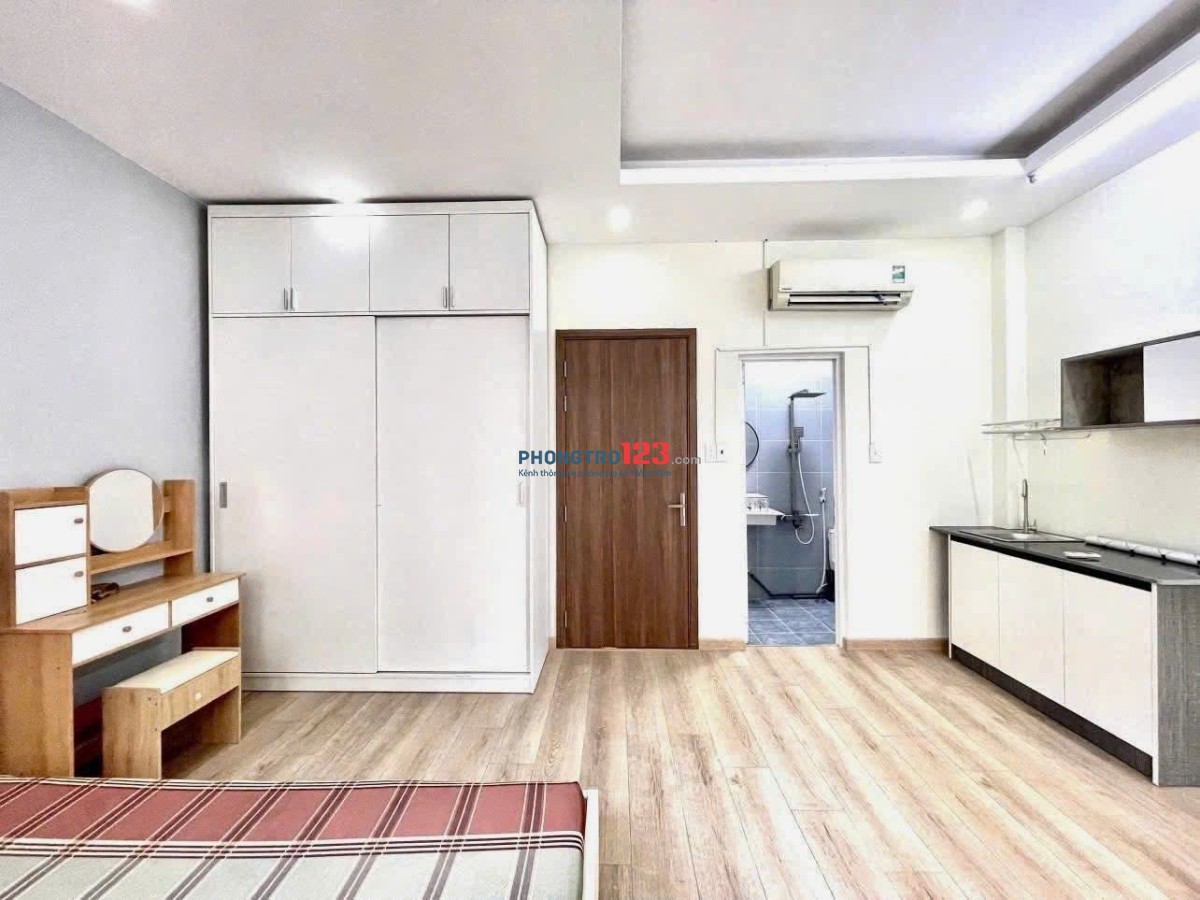 Thuê Phòng Trọ Ban Công Full Nội Thất Thích Quảng Đức Phú Nhuận Gần Phan Xích Long Ngã Tư Phú Nhuận