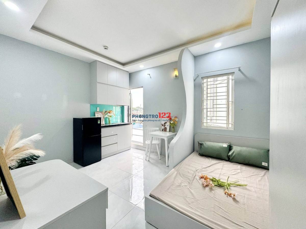 PHÒNG CỬA SỔ ĐÓN NẮNG FULL TIỆN NGHI - TÂN SƠN PHẠM VĂN BẠCH