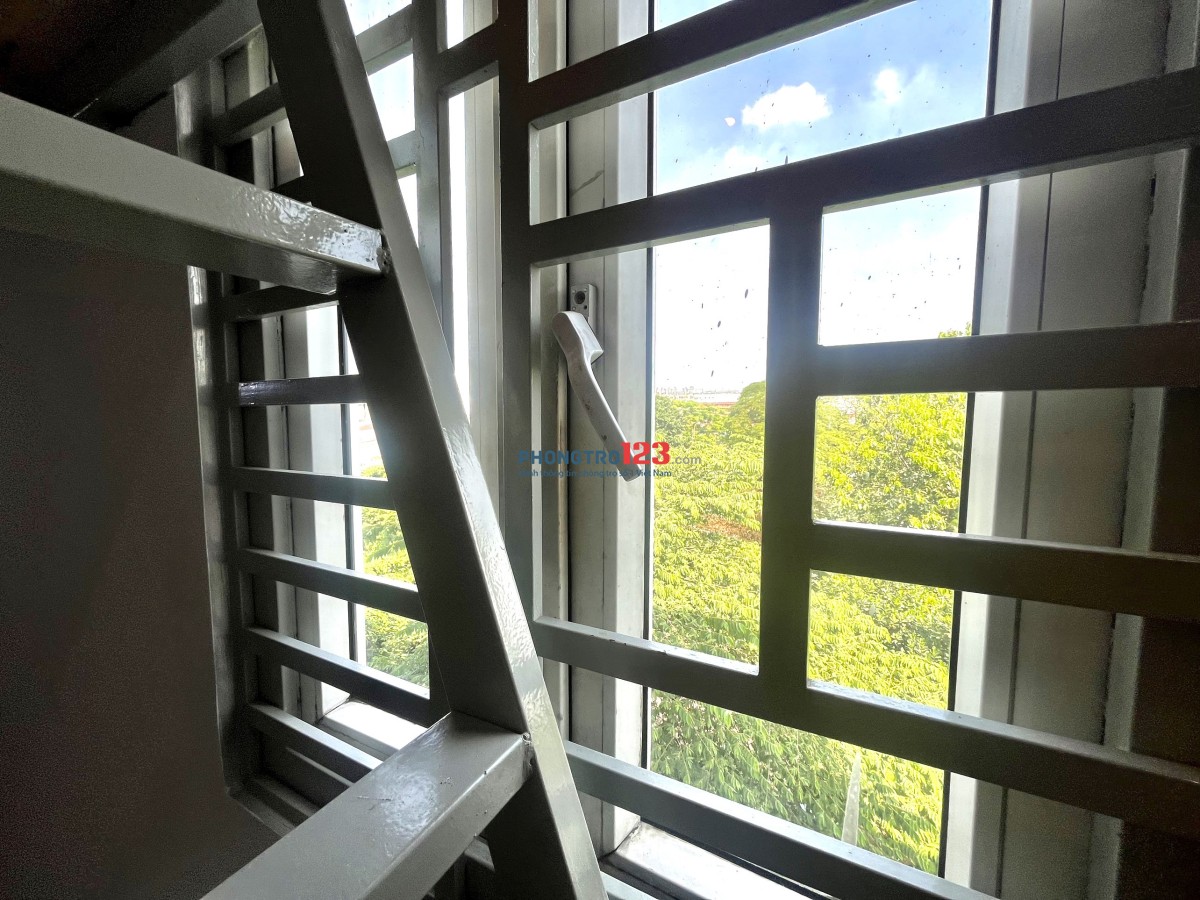 Cho Thuê Phòng Máy Lạnh, Cửa Sổ Trời Giá 3Tr4, Ngay Đại Học Công Thương