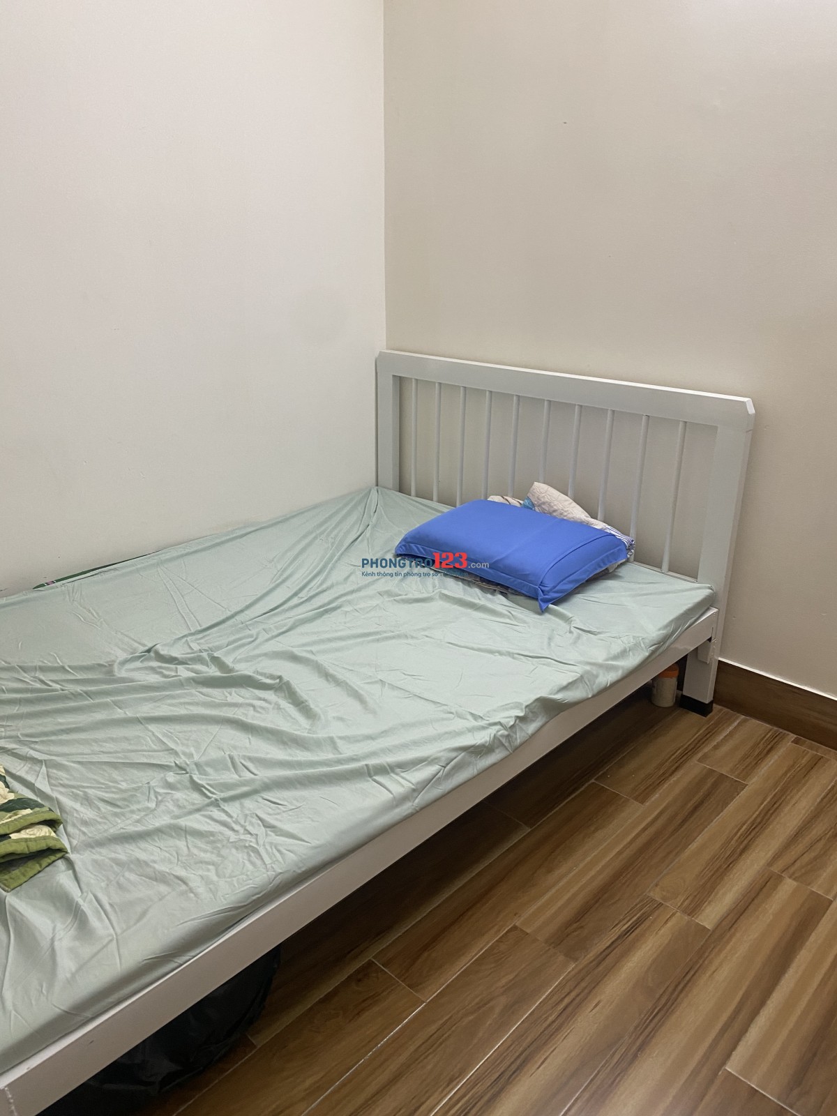 Cần tuyển người ở ghép chung cư k300 kế bên Lotte cộng hòa