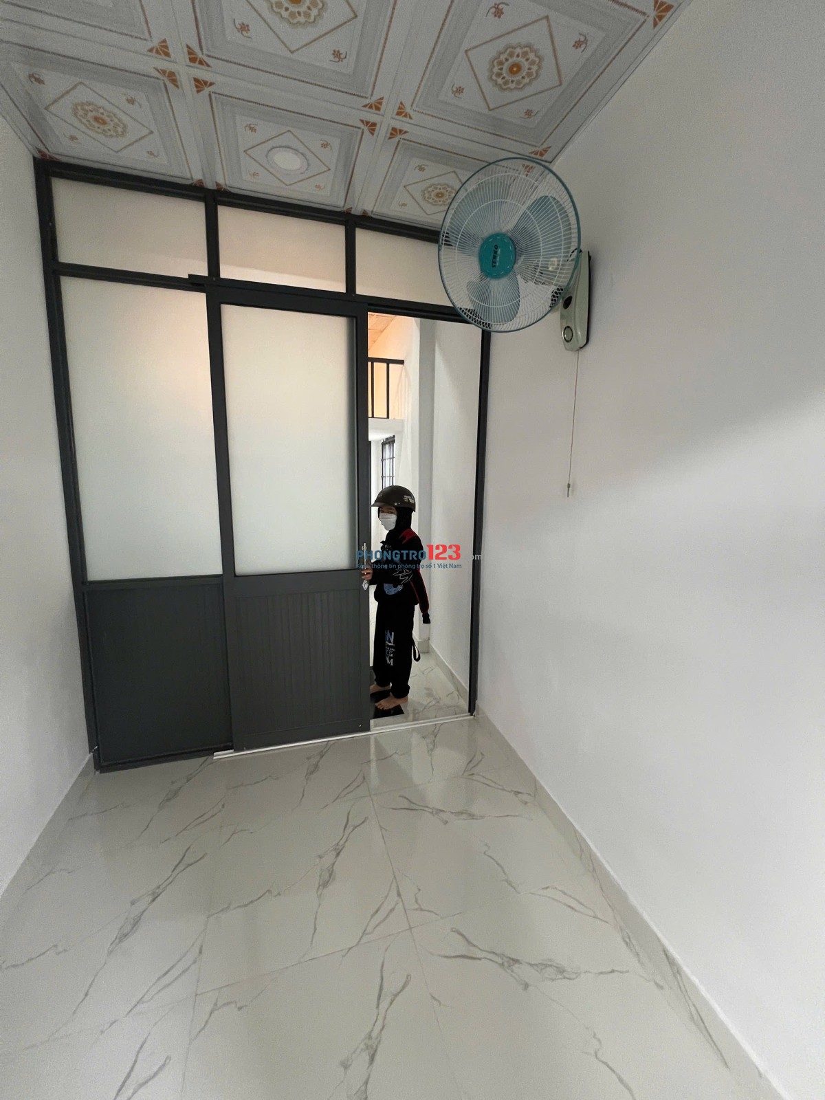 Nhà nguyên căn nhỏ xinh, gần chợ, siêu thị