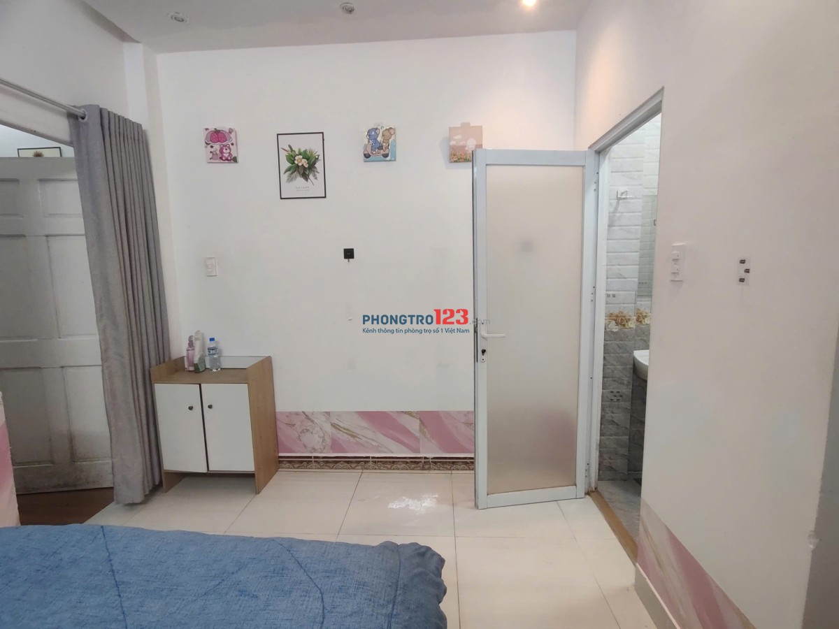 Cho thuê phòng giá sinh viên 4củ6 trung tâm Quận 1 gần Chợ Tân Định