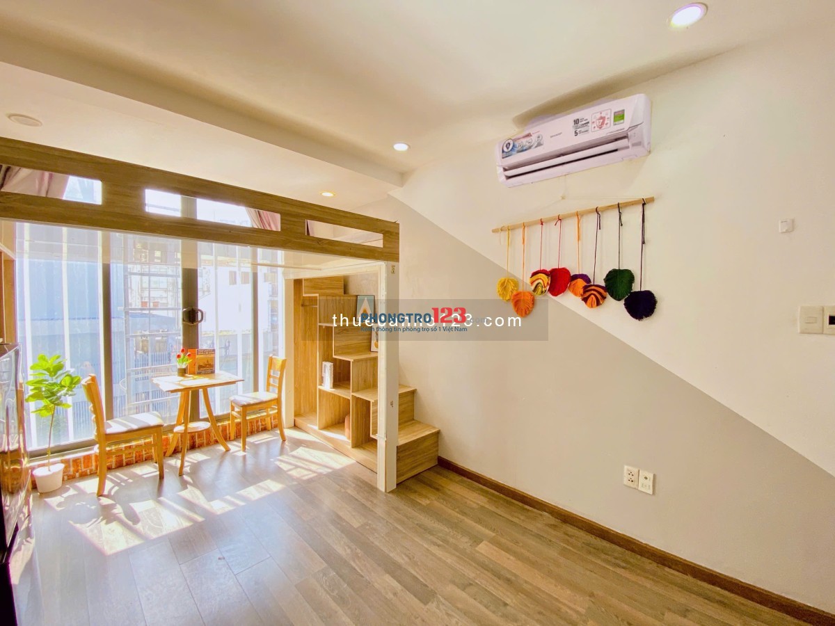 CHO THUÊ PHÒNG TRỌ CÓ GÁC BAN CÔNG, FULL NỘI THẤT, RỘNG 40M2 GIÁP TÂN BÌNH, TÂN PHÚ