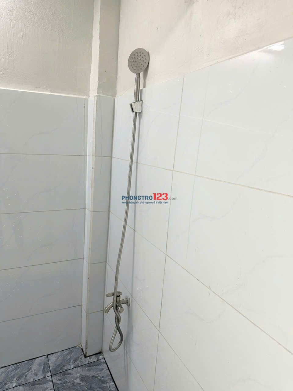 Cho thuê NHÀ TRỌ riêng biệt 24m² gần cầu Đỏ Nguyễn Xí phường 13 Bình Thạnh