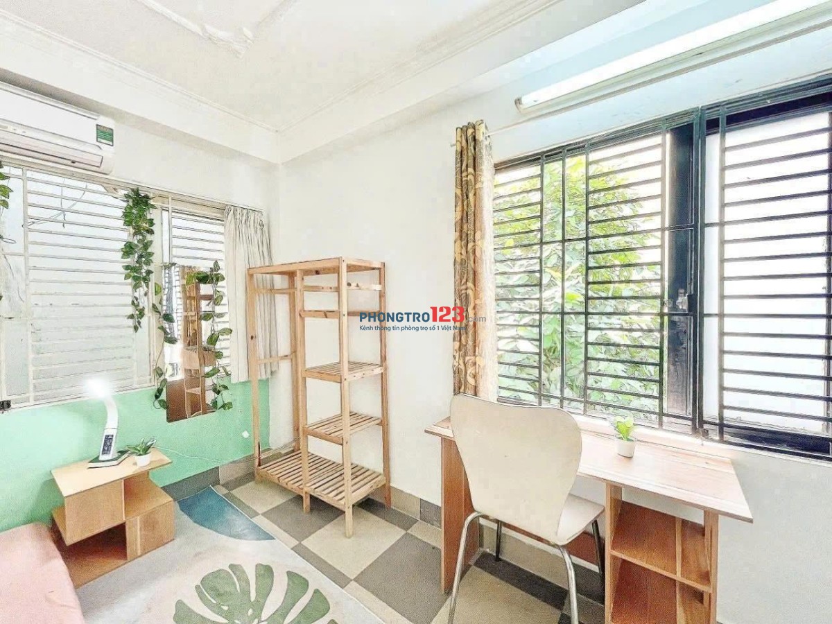 P.02 giá 4tr7 20m2 Lầu 1, 2 cửa sổ nắng đẹp ( Pass phòng )