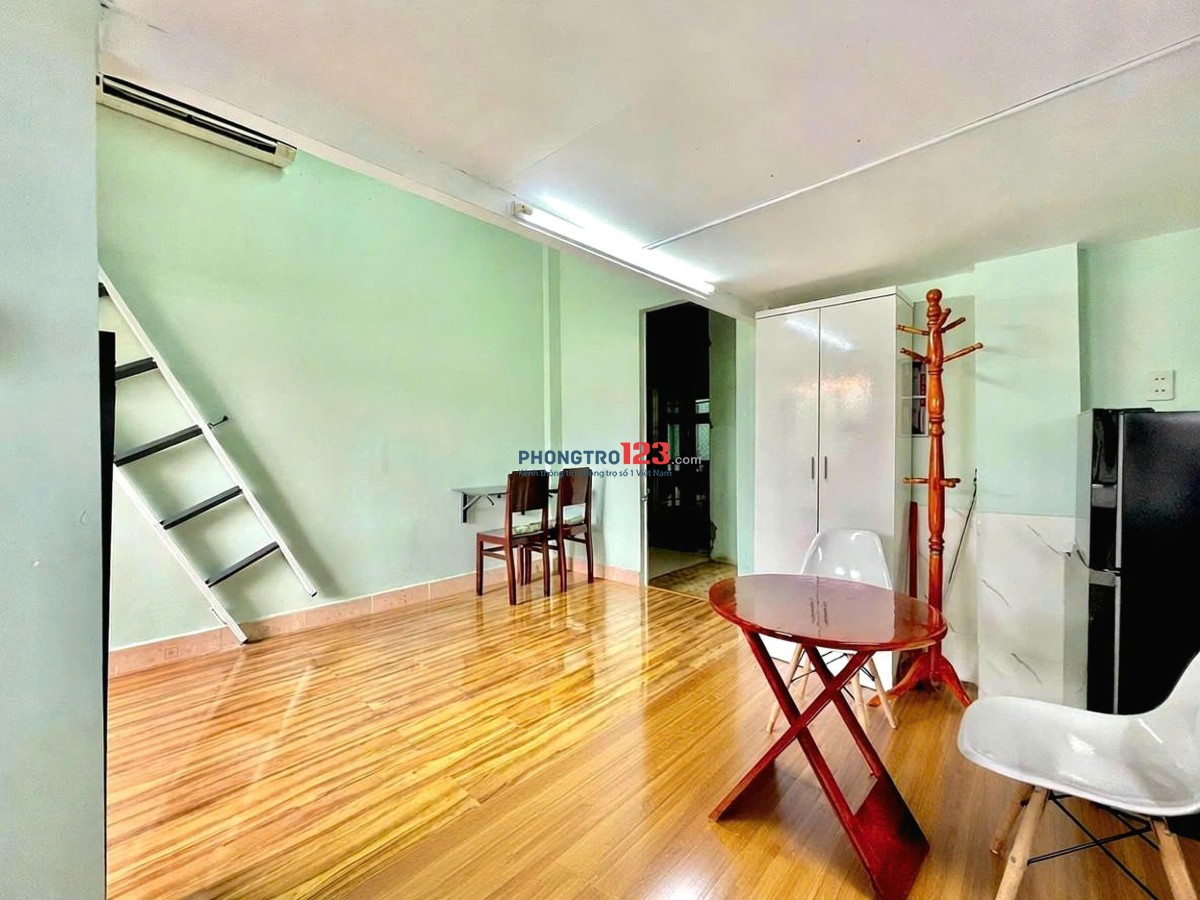 Chung cư Bộ Công an, căn Duplex 8tr mới 40m2, 2PN , 2 PN , ( 2 gác tách biệt ) . View LandMark81