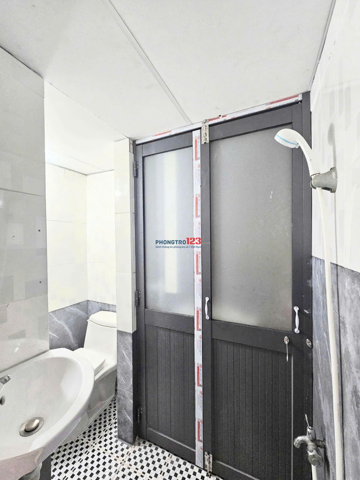 Chung cư Bộ Công an, căn Duplex 8tr mới 40m2, 2PN , 2 PN , ( 2 gác tách biệt ) . View LandMark81