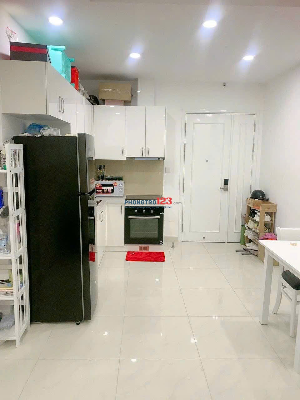 Chung cư Sky Center, Phổ Quang, TB: 1p ngủ, NT mới, ban công, 45m2, 11tr5