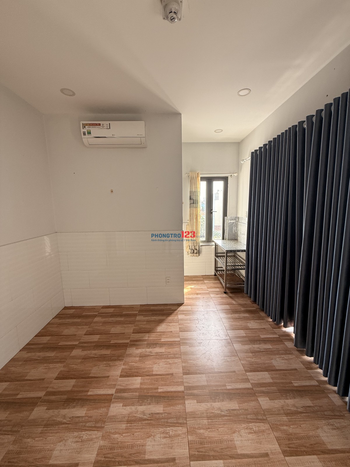 Phòng trọ núp hẻm Lê Văn Thịnh giao với Nguyễn Duy Trinh (Quận2 cũ)