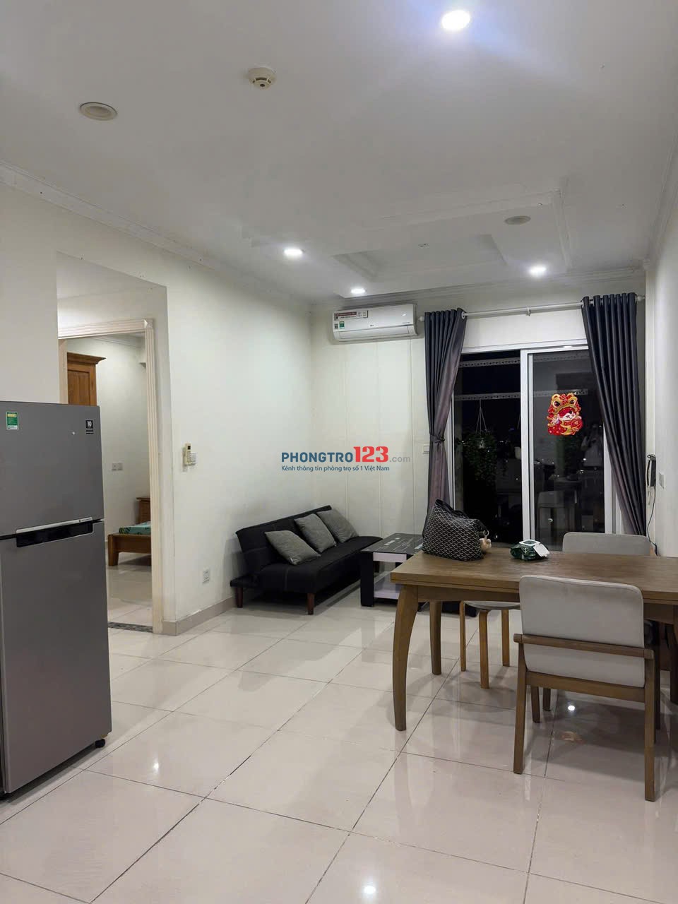 Cho thuê chung cư Phúc Yên 85m2, 2PN, full nội thất có bang cong rộng giá 8.5Tr/th