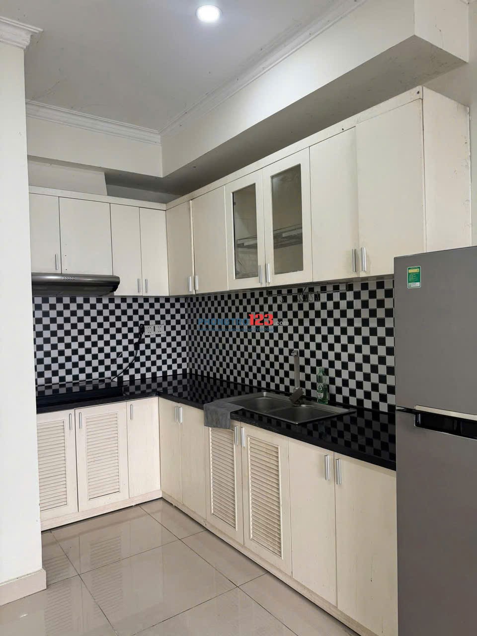 Cho thuê chung cư Phúc Yên 85m2, 2PN, full nội thất có bang cong rộng giá 8.5Tr/th