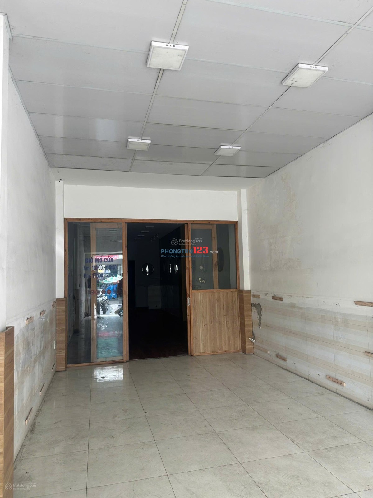 Cho thuê nhà nguyên căn - Nhà mặt tiền kinh doanh 61 Phan Huy Ích, phường 15, quận Tân Bình