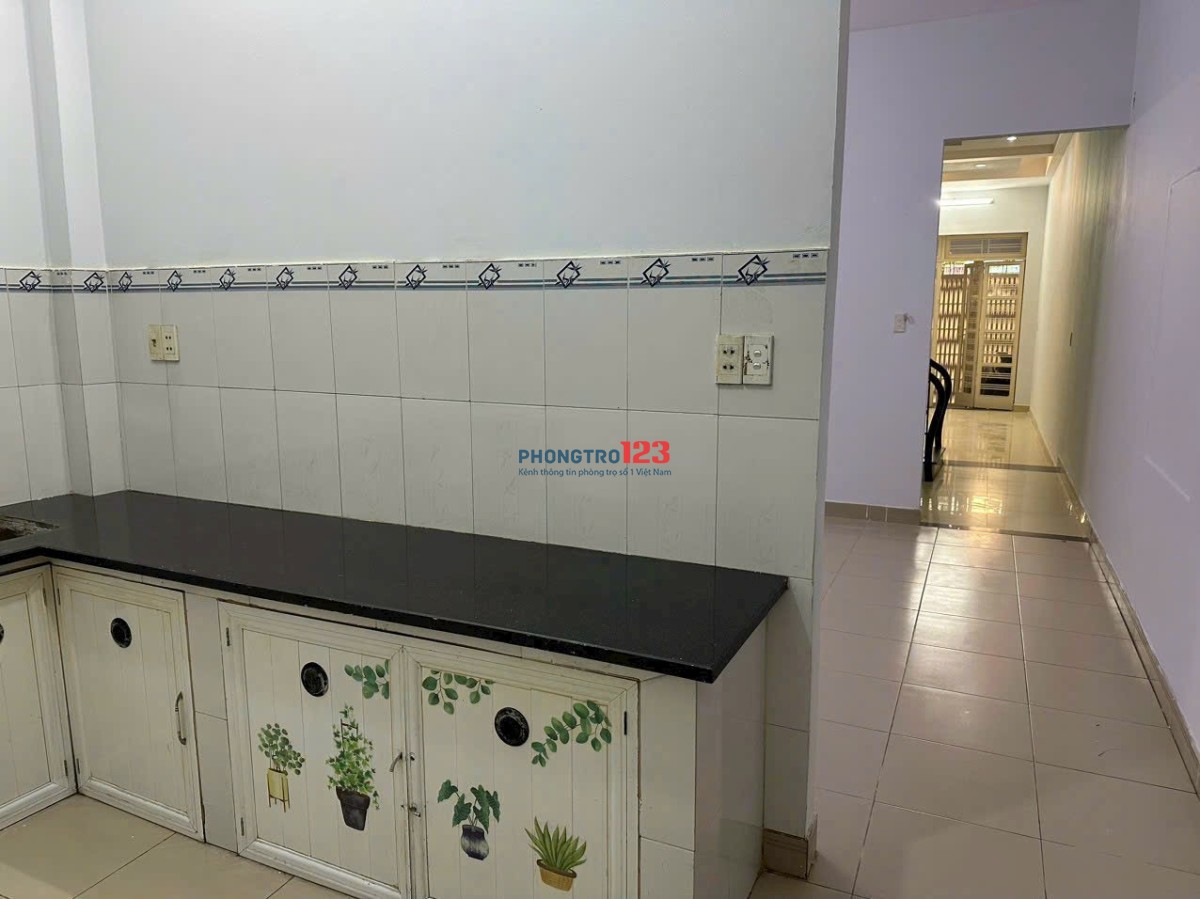 Cho thuê nhà MT Nguyễn Lộ Trạch gần Aeon Tân Phú.