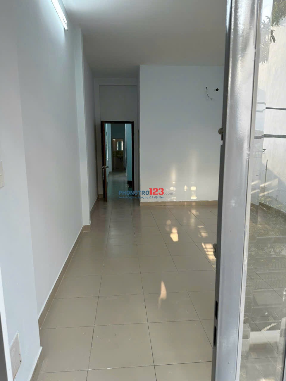 Cho thuê nhà MT Nguyễn Lộ Trạch gần Aeon Tân Phú.