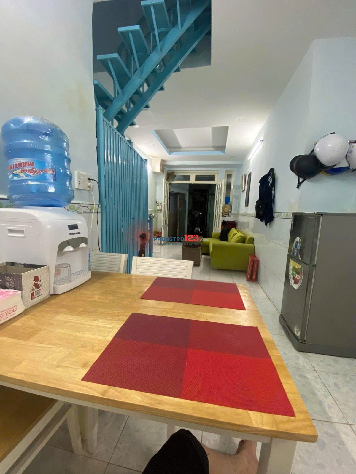 Cho Thuê Nhà 1 Trệt, 1 Lầu - 2PN ban Công 60m2 - XVNT, Ngã Tư Hàng Xanh