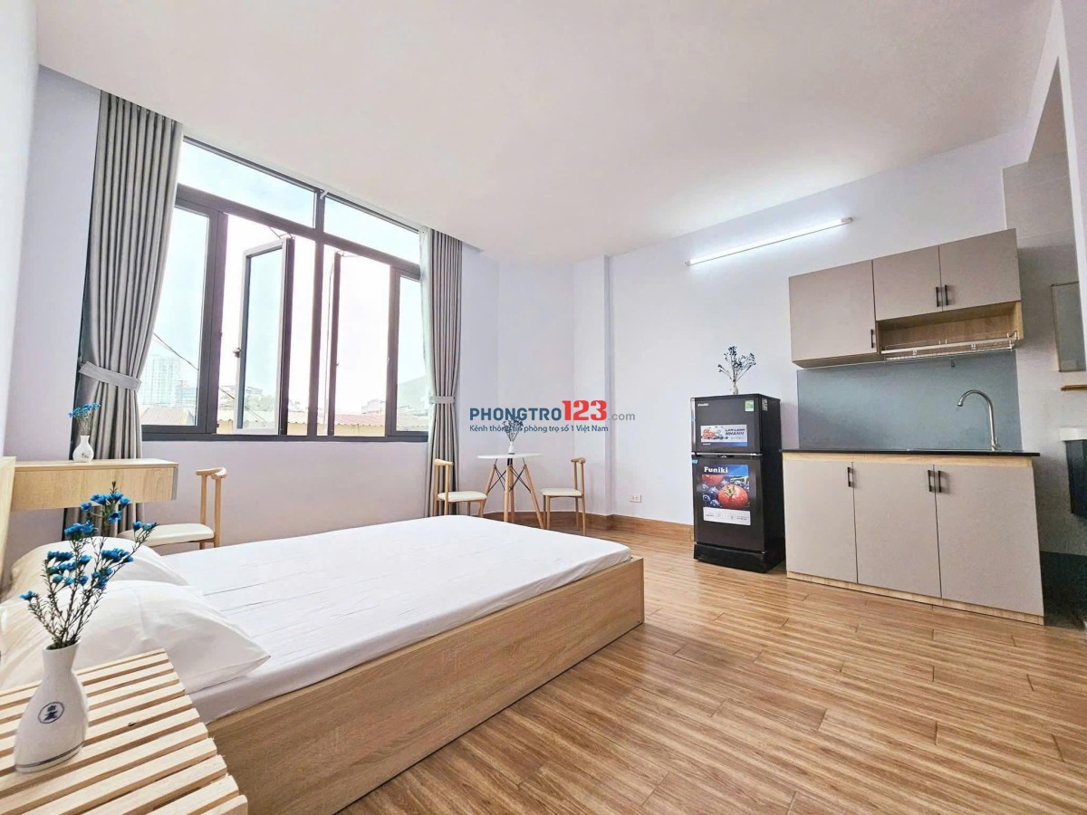 Phòng 25m2 full nội thất mặt tiền đường Cộng Hòa