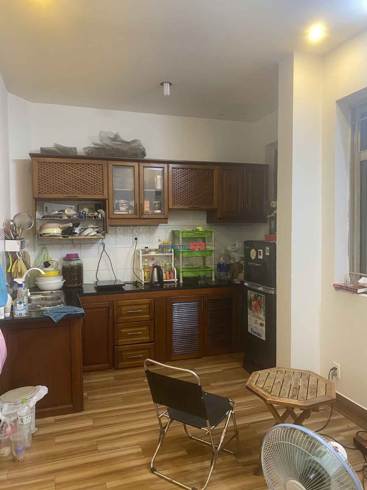 Cần tuyển người ở ghép chung cư k300 kế bên Lotte cộng hòa