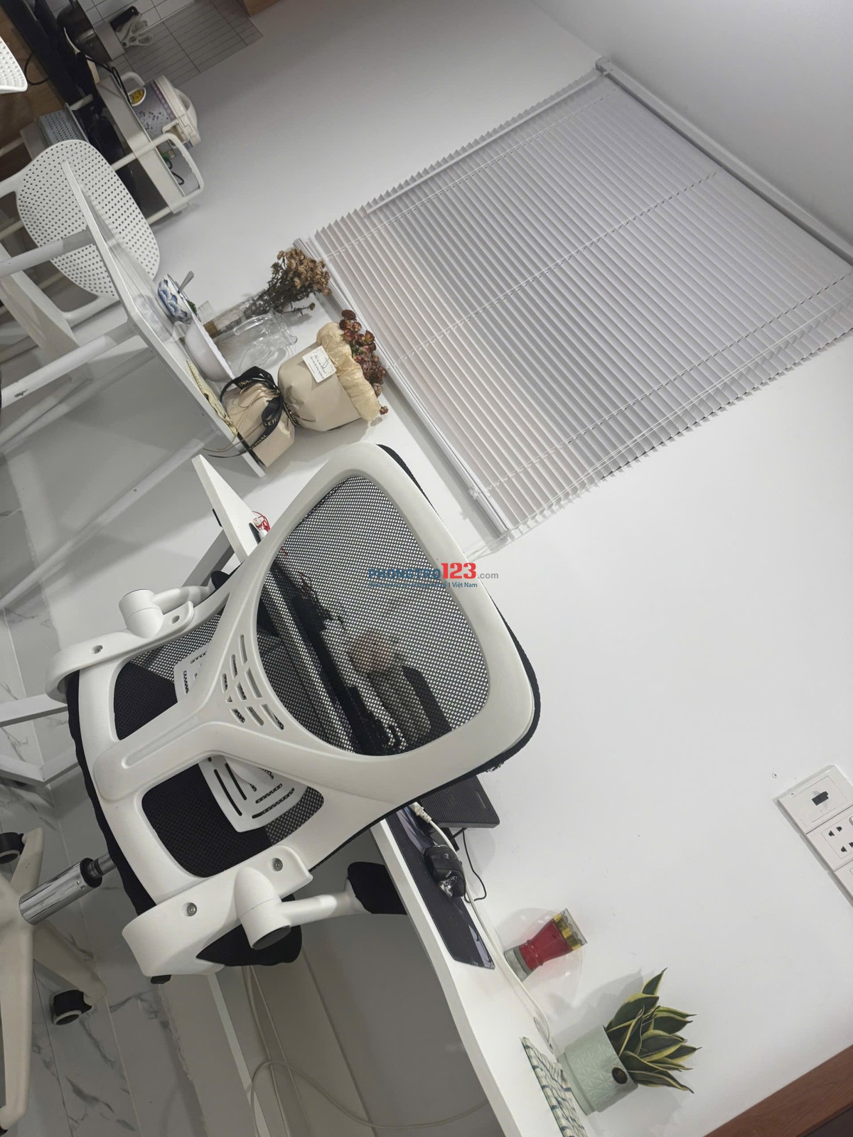 PHÒNG MỚI 100% FULL NỘI THẤT XÁCH VALI VÀO Ở. sát chợ xóm mới, trg học 6 bước chân