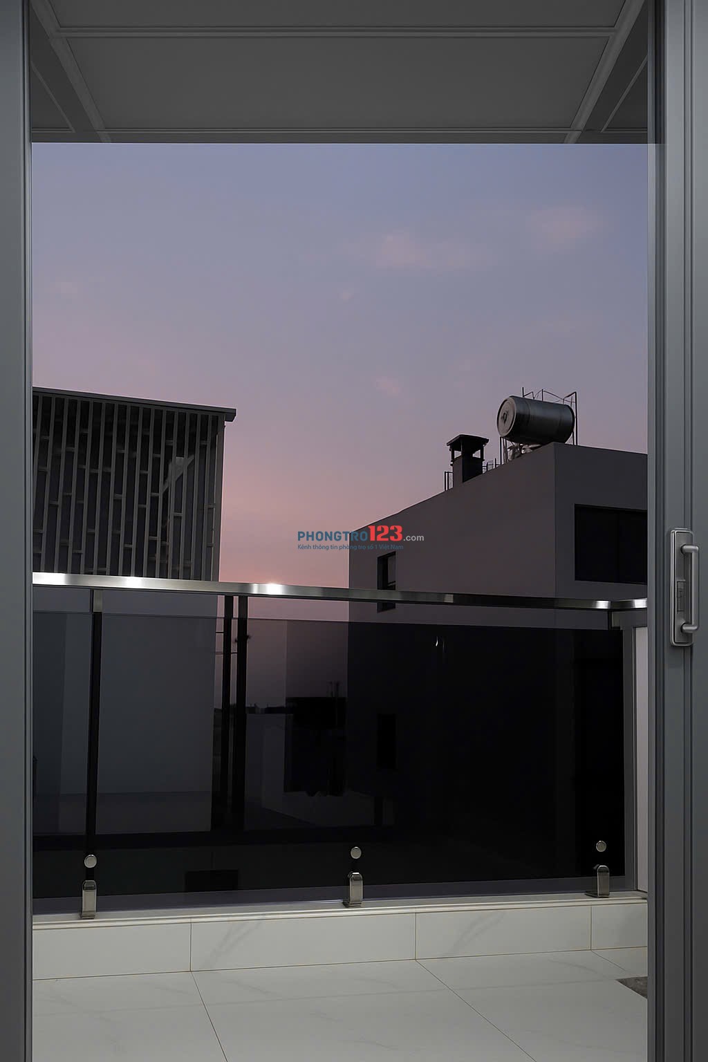 PHÒNG MỚI 100% FULL NỘI THẤT XÁCH VALI VÀO Ở. sát chợ xóm mới, trg học 6 bước chân