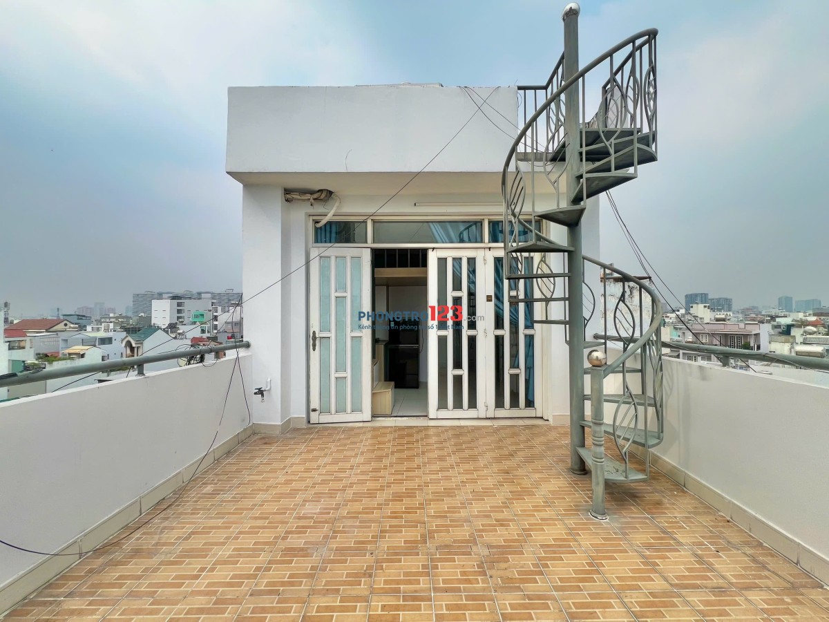 Cho thuê phòng gác ban công thoáng mát Tạ Quang Bửu Quận 8 gần Chợ Rạch Ông