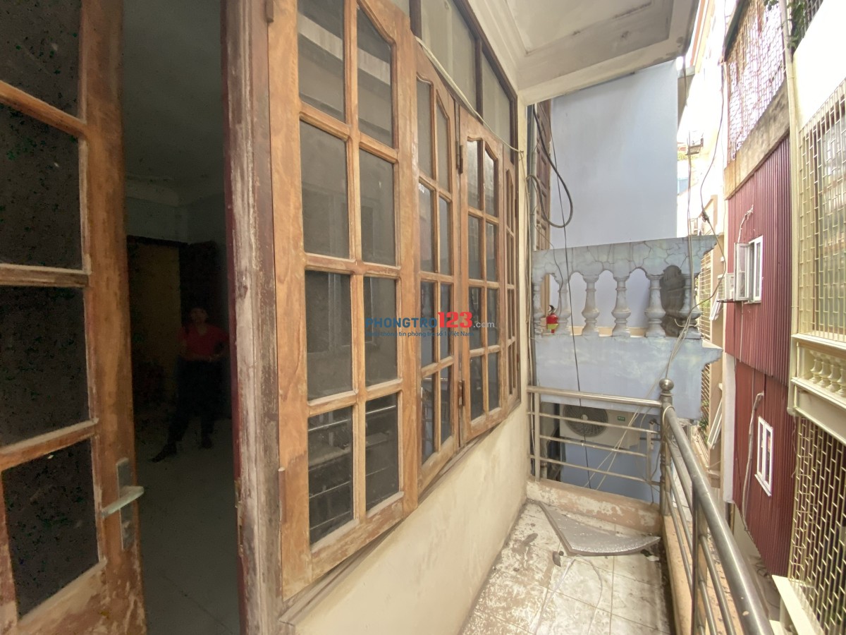 Chính chủ cho thuê nhà ngõ 118 Nguyễn Khánh Toàn - giá rẻ; Ô tô đỗ cửa