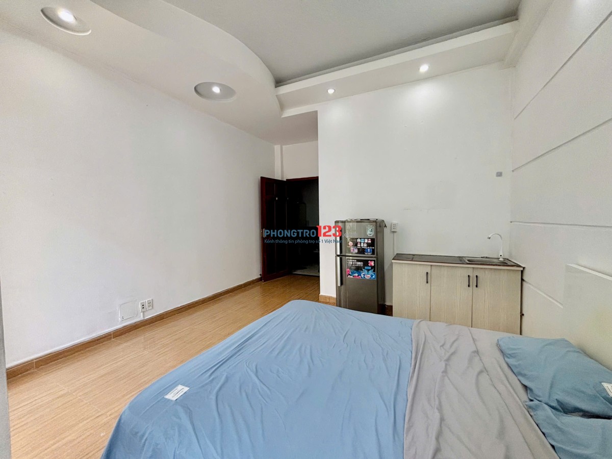 TRỌ BÌNH THẠNH GẦN CHỢ BÀ CHIỂU, ĐH VĂN LANG 34m2 BAN CÔNG THOÁNG NƠ TRANG LONG BÌNH THẠNH