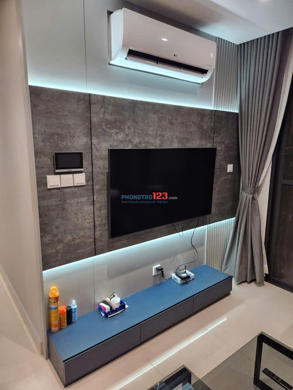 Chung cư Sky Center, 10 Phổ Quang, TB: 45m2, offictel, 11,5tr