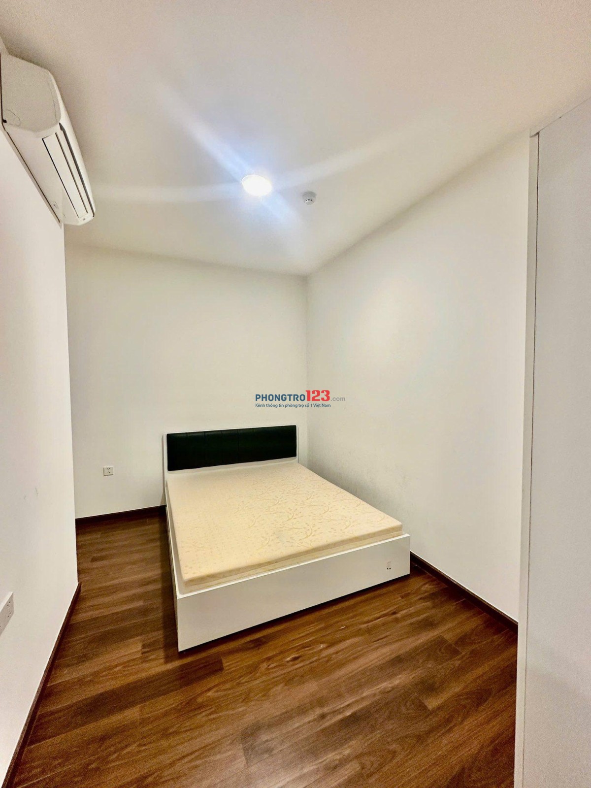 Căn hộ 96m2, 2p ngủ, Nội thất, C/c Ruby Tân Bình - giá 10,5tr