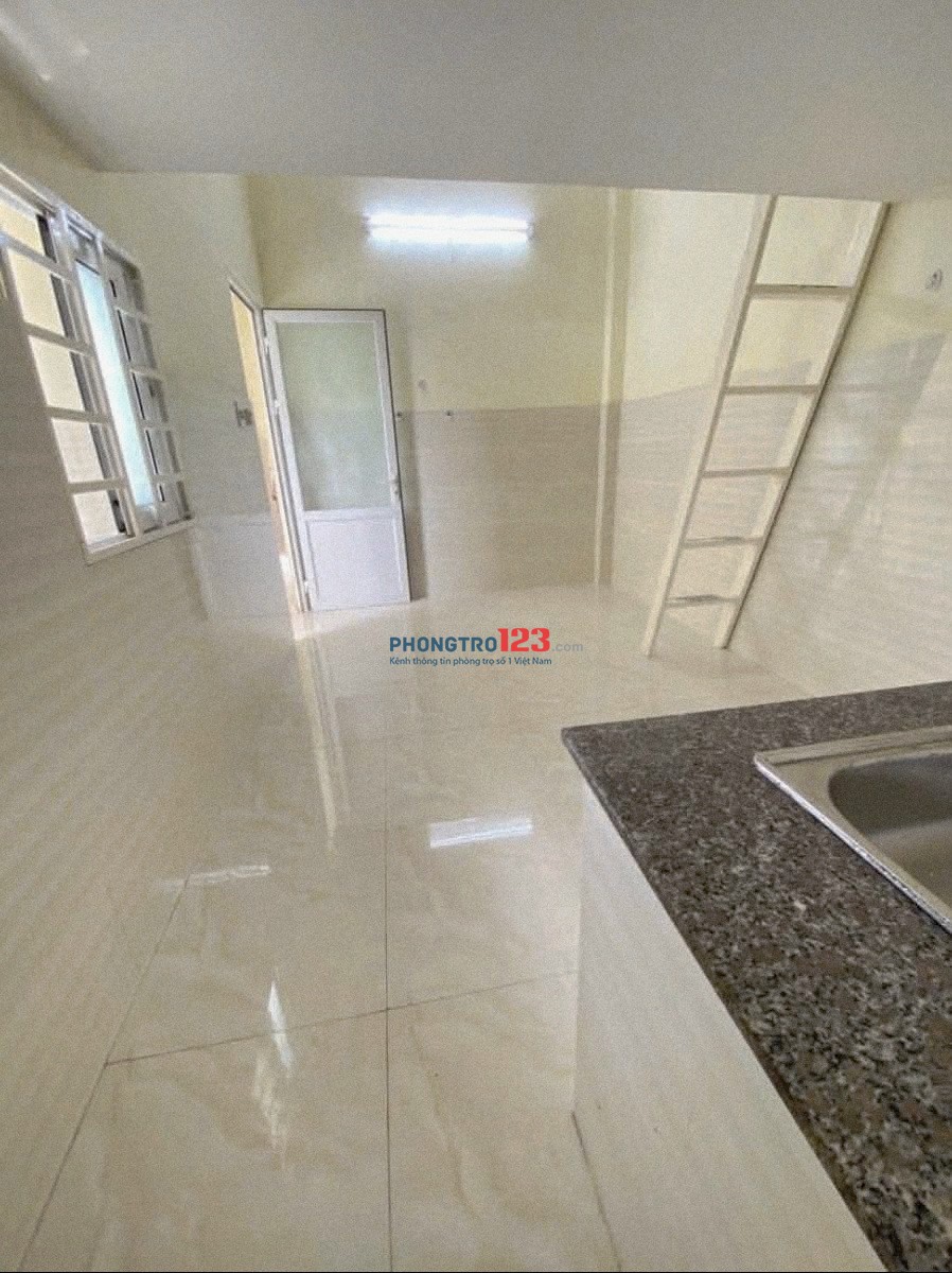 Căn có gác ở dc 3-4 người có bảo vệ và hầm xe,Giờ tự do, không chung chủ, Giá từ 3tr hơn gần etown