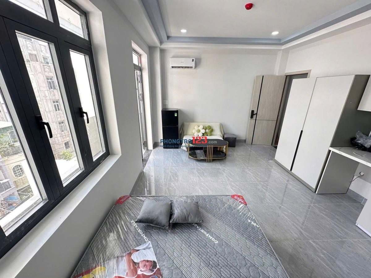 Phòng Cho Thuê Full Nội Thất Ban Công Cửa Sổ Thang Máy 35m2 Ngay Bùi Đình Tuý, Gần Q2, Q3, Q1