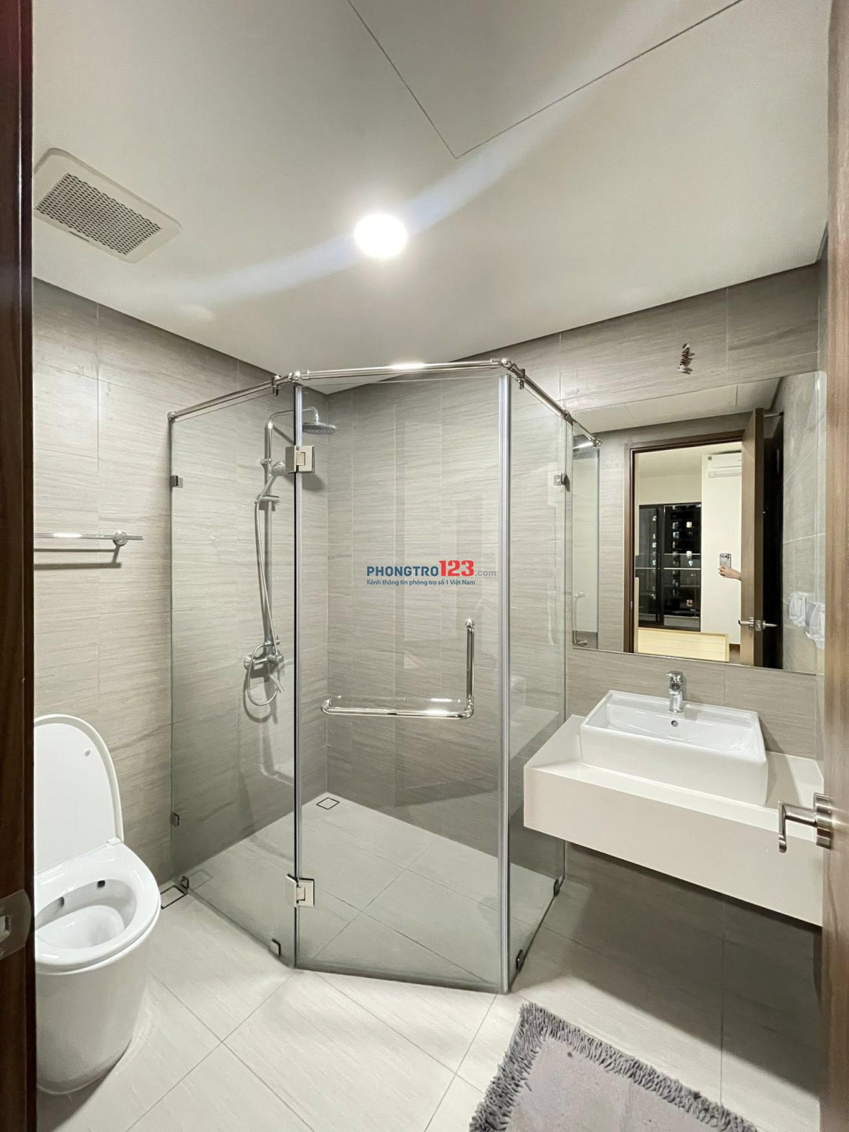 Căn hộ rộng 130m2 3p ngủ chỉ 15tr C/c Cộng Hòa Plaza, Tân Bình