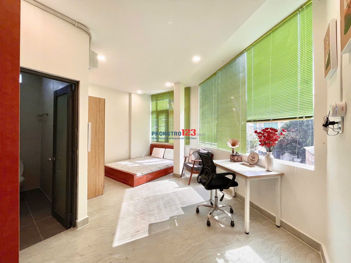  Ai thích phòng rộng – nhiều ánh sáng thì căn này khá hợp.