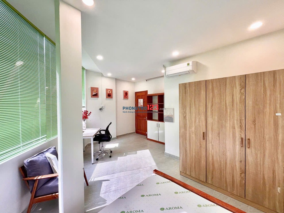  Ai thích phòng rộng – nhiều ánh sáng thì căn này khá hợp.