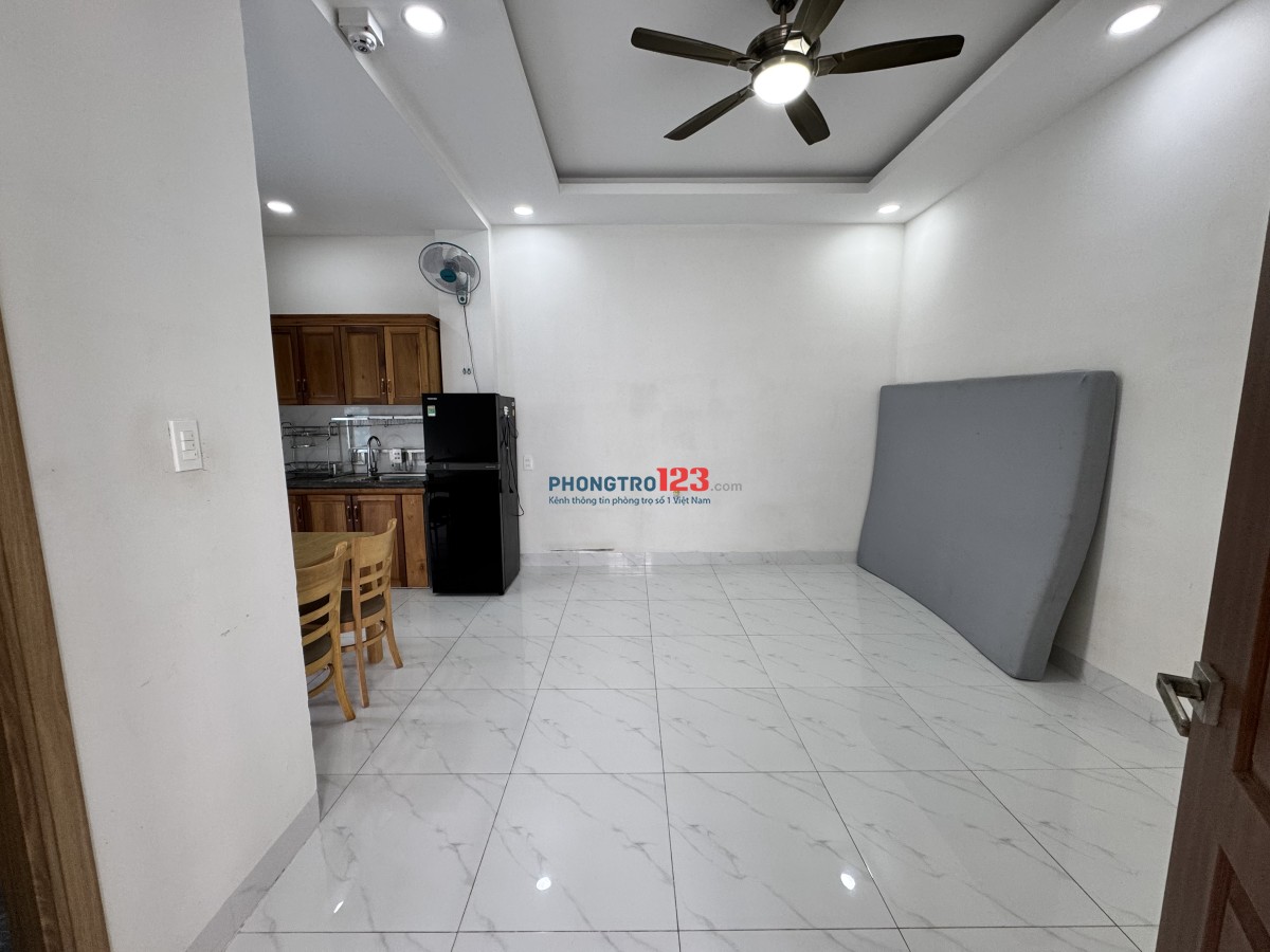 DỌN VÀO Ở NGAY - phòng trọ cao cấp tiện nghi, full nội thất, ban công, gần ngã tư thủ đức