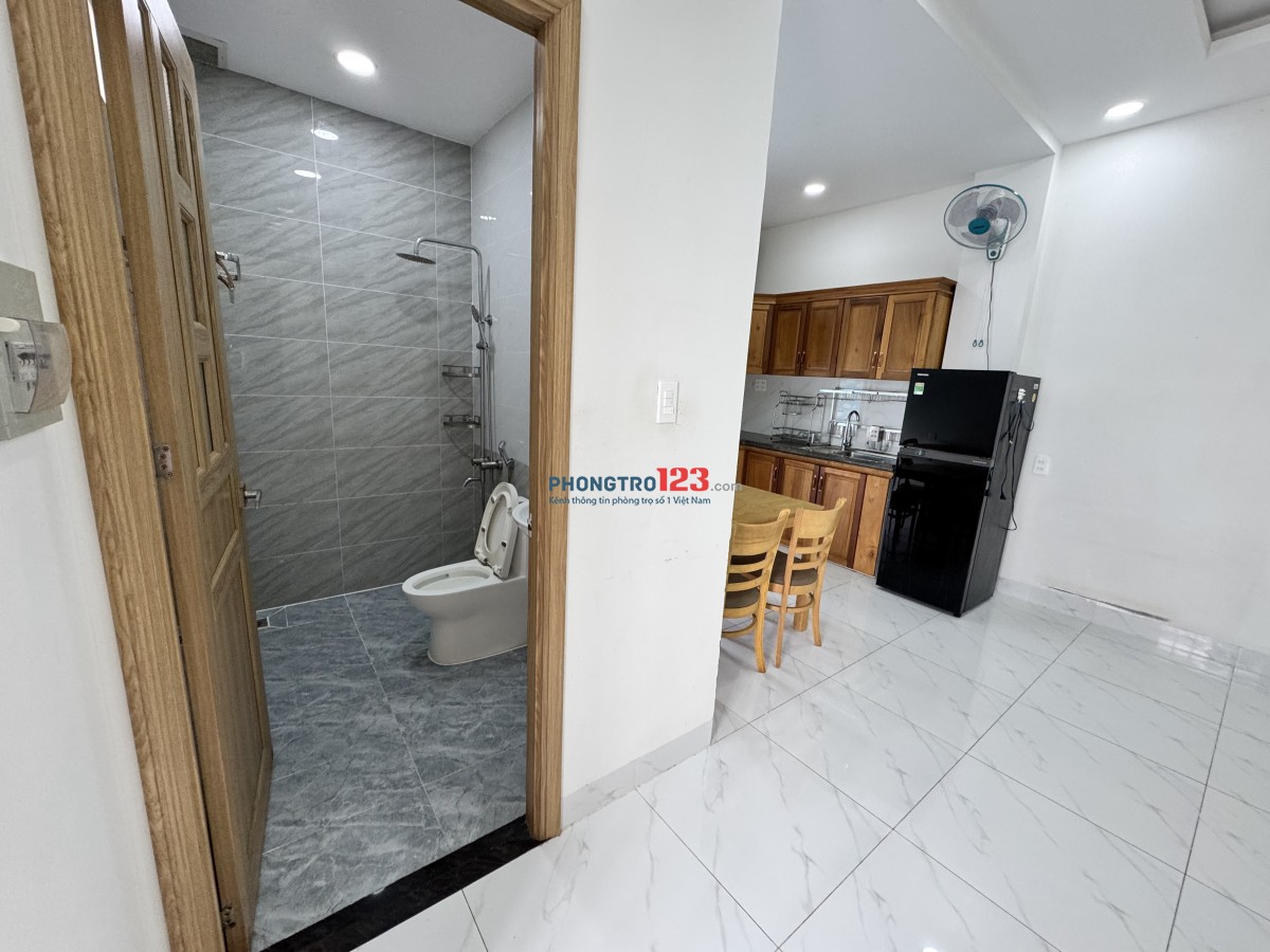 DỌN VÀO Ở NGAY - phòng trọ cao cấp tiện nghi, full nội thất, ban công, gần ngã tư thủ đức