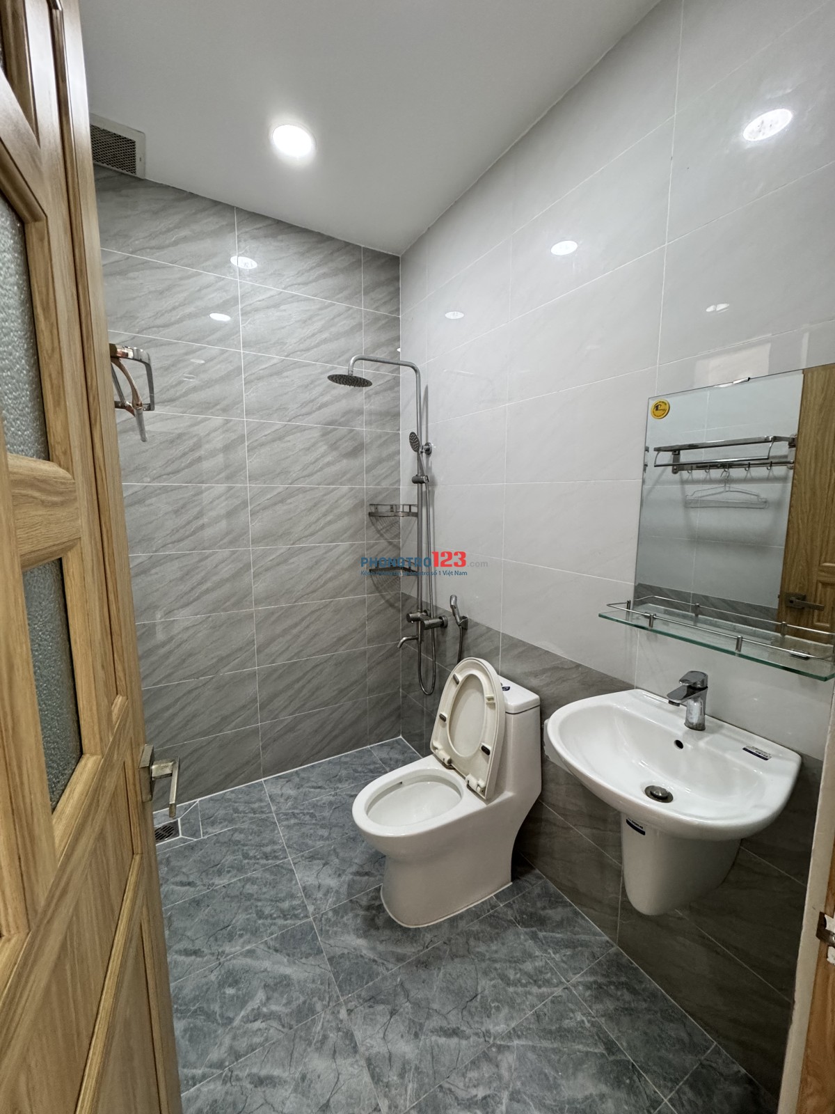 DỌN VÀO Ở NGAY - phòng trọ cao cấp tiện nghi, full nội thất, ban công, gần ngã tư thủ đức