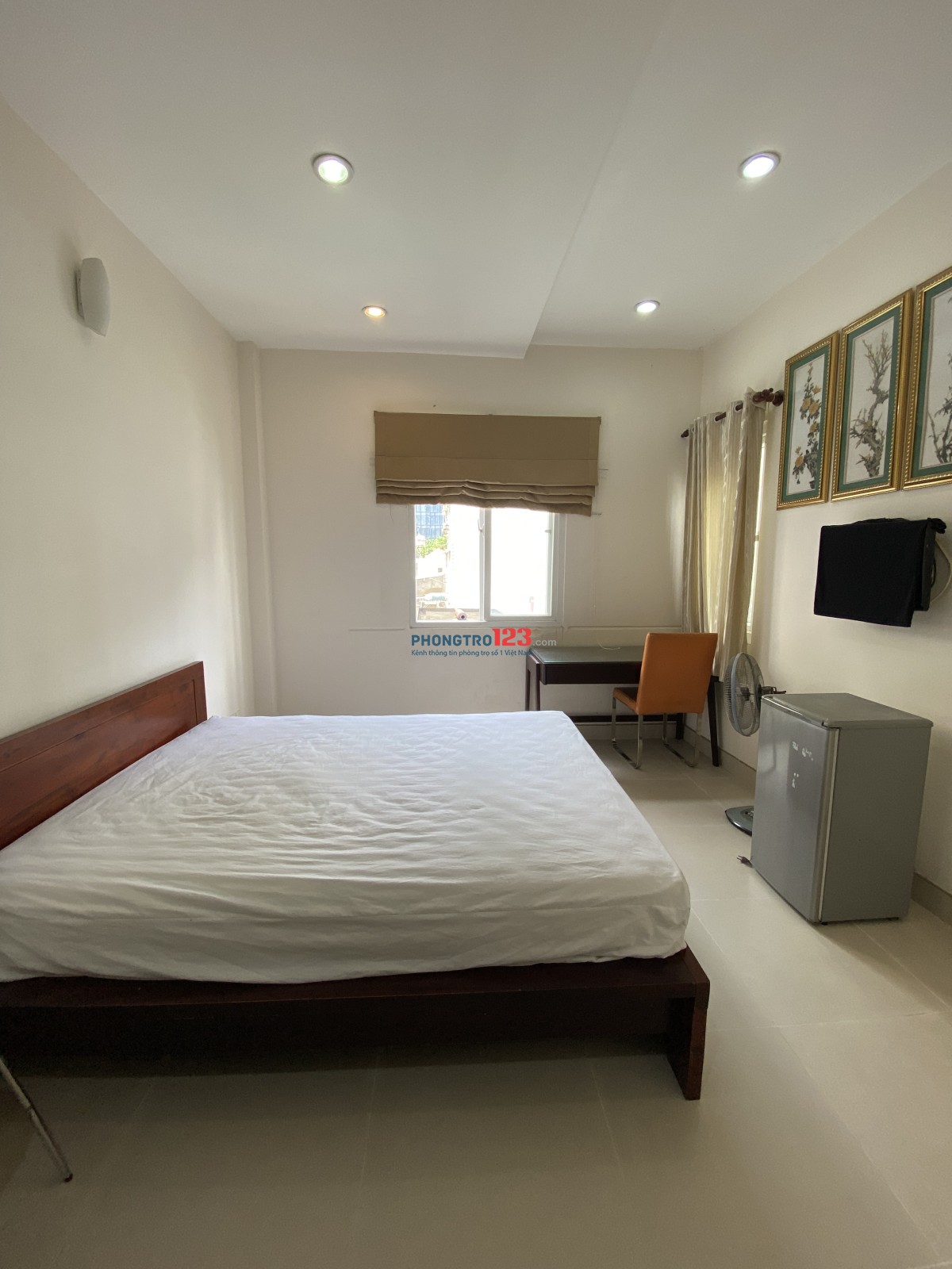 Phòng đầy đủ tiện nghi. Gần Đài truyền hình và trường Khoa Học Xã Hội & Nhân Văn 150 mét...