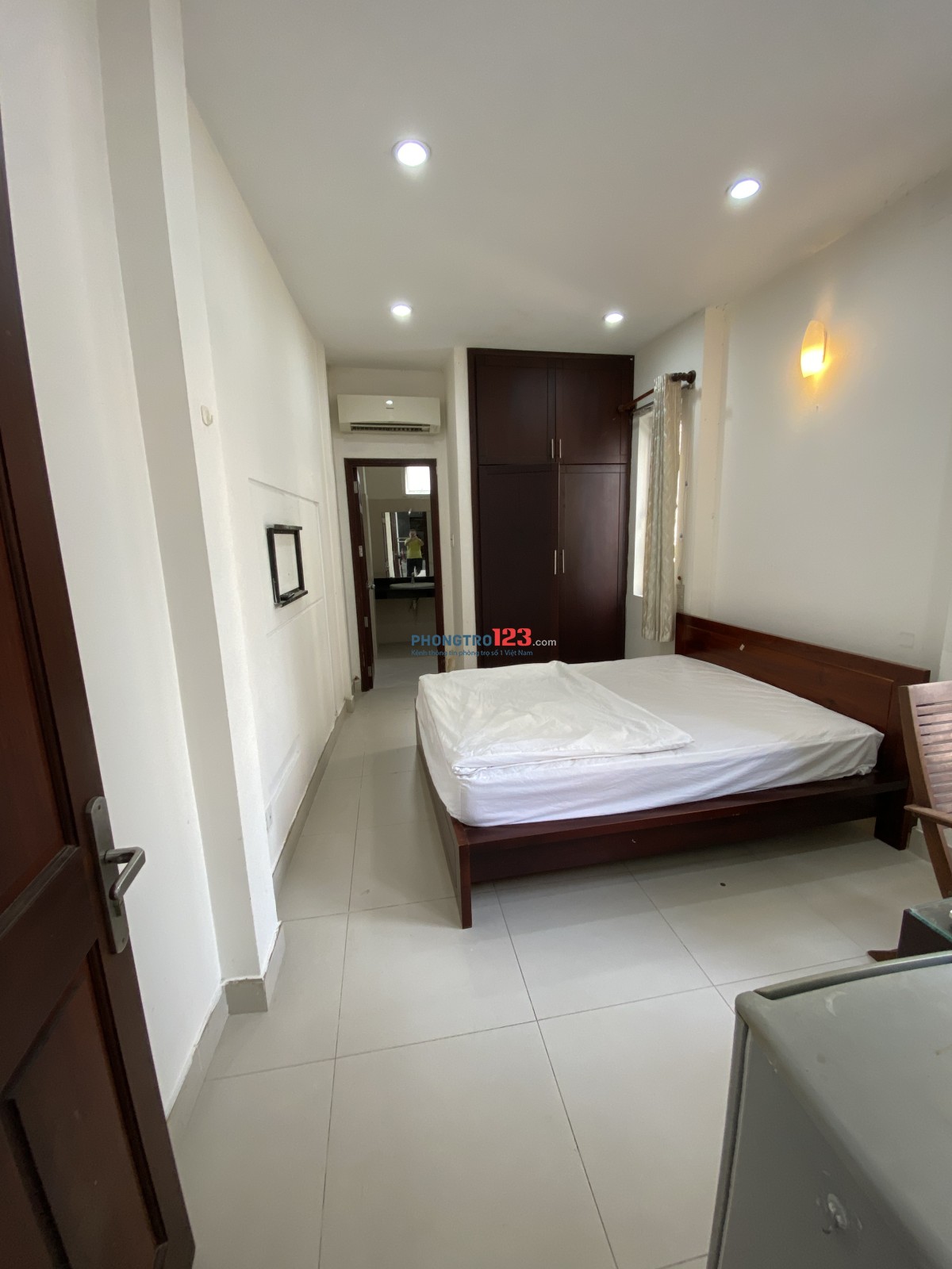 Phòng đầy đủ tiện nghi. Gần Đài truyền hình và trường Khoa Học Xã Hội & Nhân Văn 150 mét...