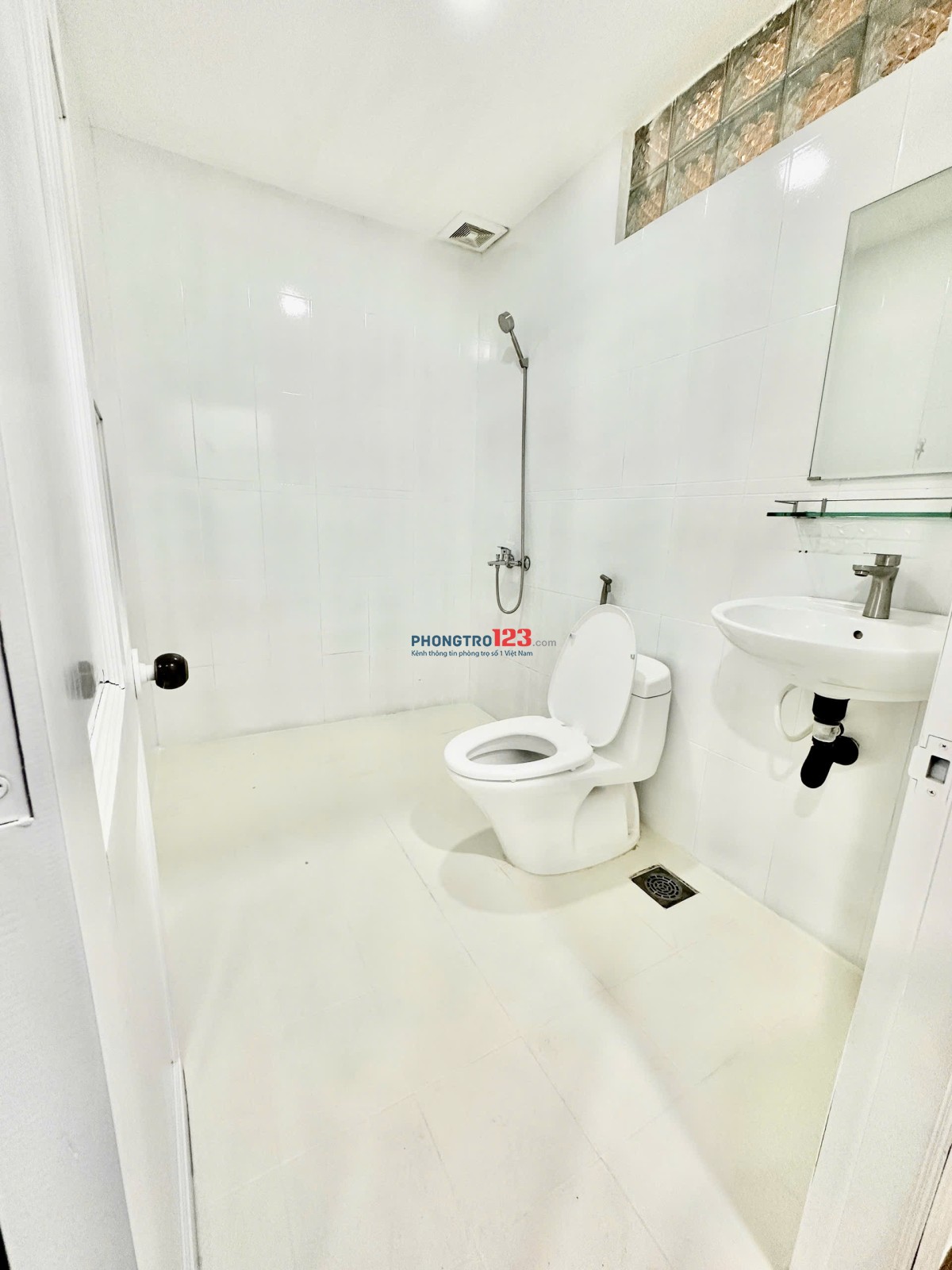 Phòng Trọ Cho Thuê Cửa Sổ Trời Full Nội Thất Hoa Hồng Phú Nhuận Gần Trường Sa Khu Phan Xích Long Q1